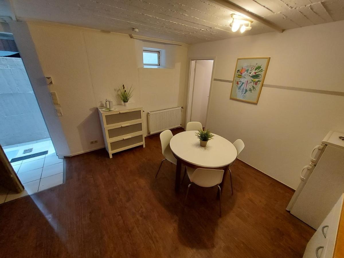 Basement Apartment Кёльн Экстерьер фото