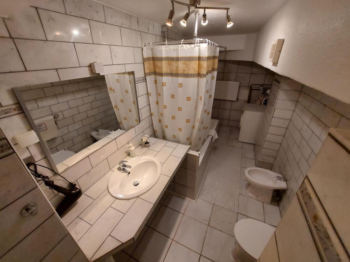 Basement Apartment Кёльн Экстерьер фото