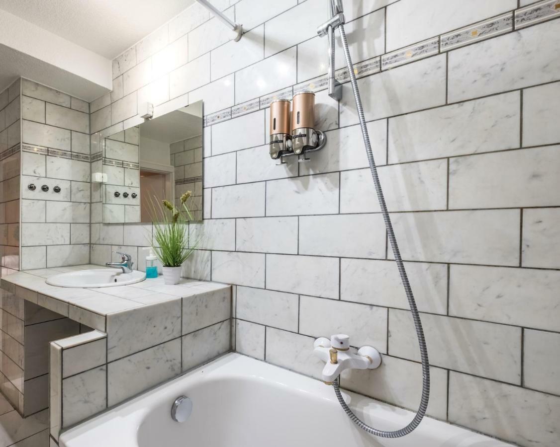 Basement Apartment Кёльн Экстерьер фото